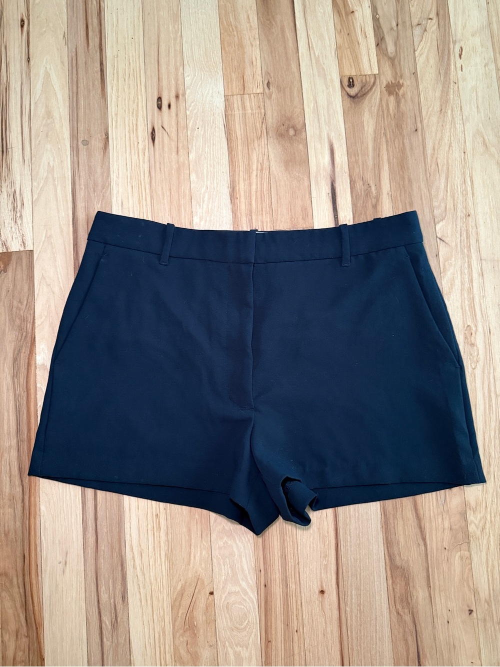 Aritzia Wilfred Tailored Trouser Shorts